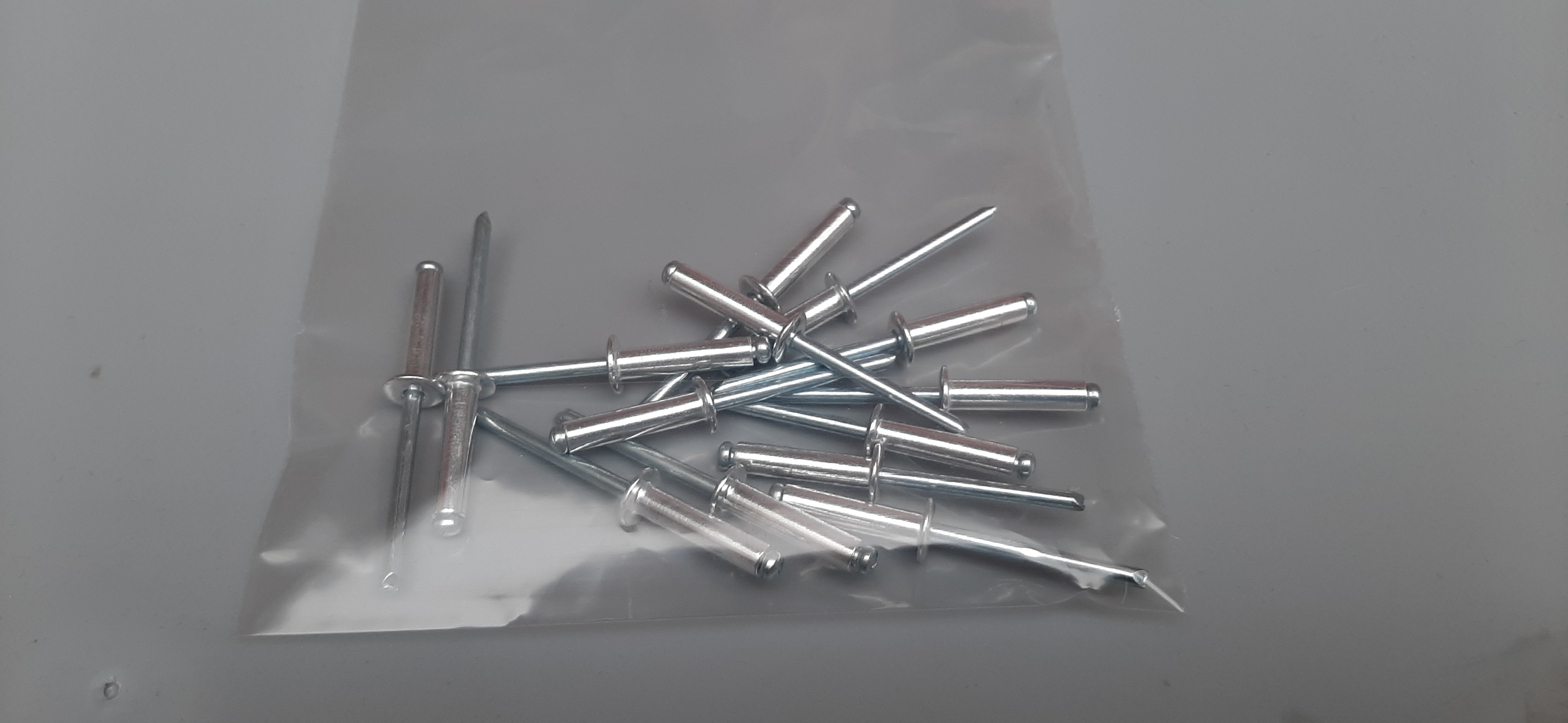Remaches pop / repujado Fixall RM519 de 4.8mm de diámetro y 19mm de Remaches pop / repujado Fixall RM519 de 4.8mm de diámetro y 19mm de
